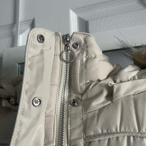 Royal Matrix Puffer Coat with Attachable Hood - Picture 10 of 15
